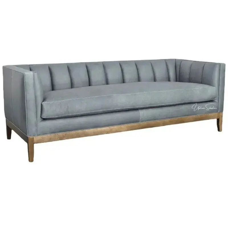 Classic Chesterfield Leather Sofa – Single-Cushion Traditional Design 1