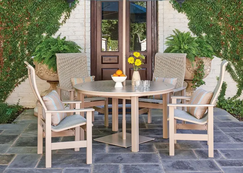 Leeward 5-Piece Round Sling Outdoor Dining Set With Weather-Resistant Weave 1