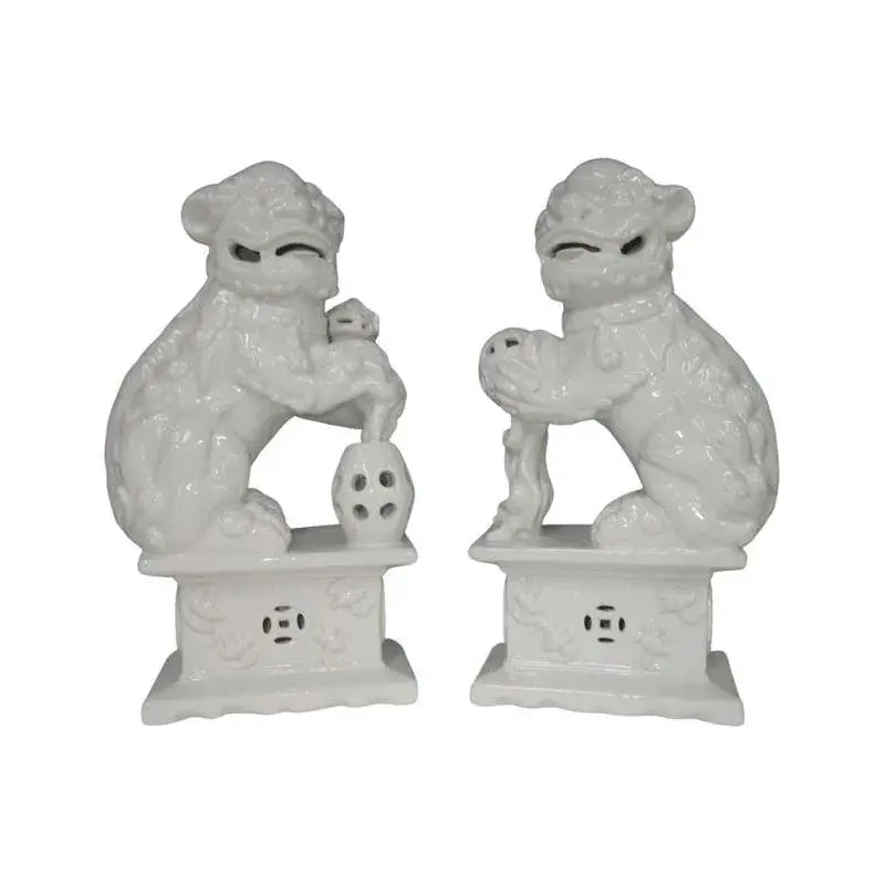 White Foo Dog Porcelain Figurine – Traditional Asian Sculpture 1